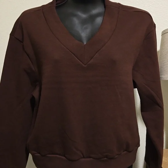 Rosio V-neck Sweatshirt NWOT - Picture 2 of 6